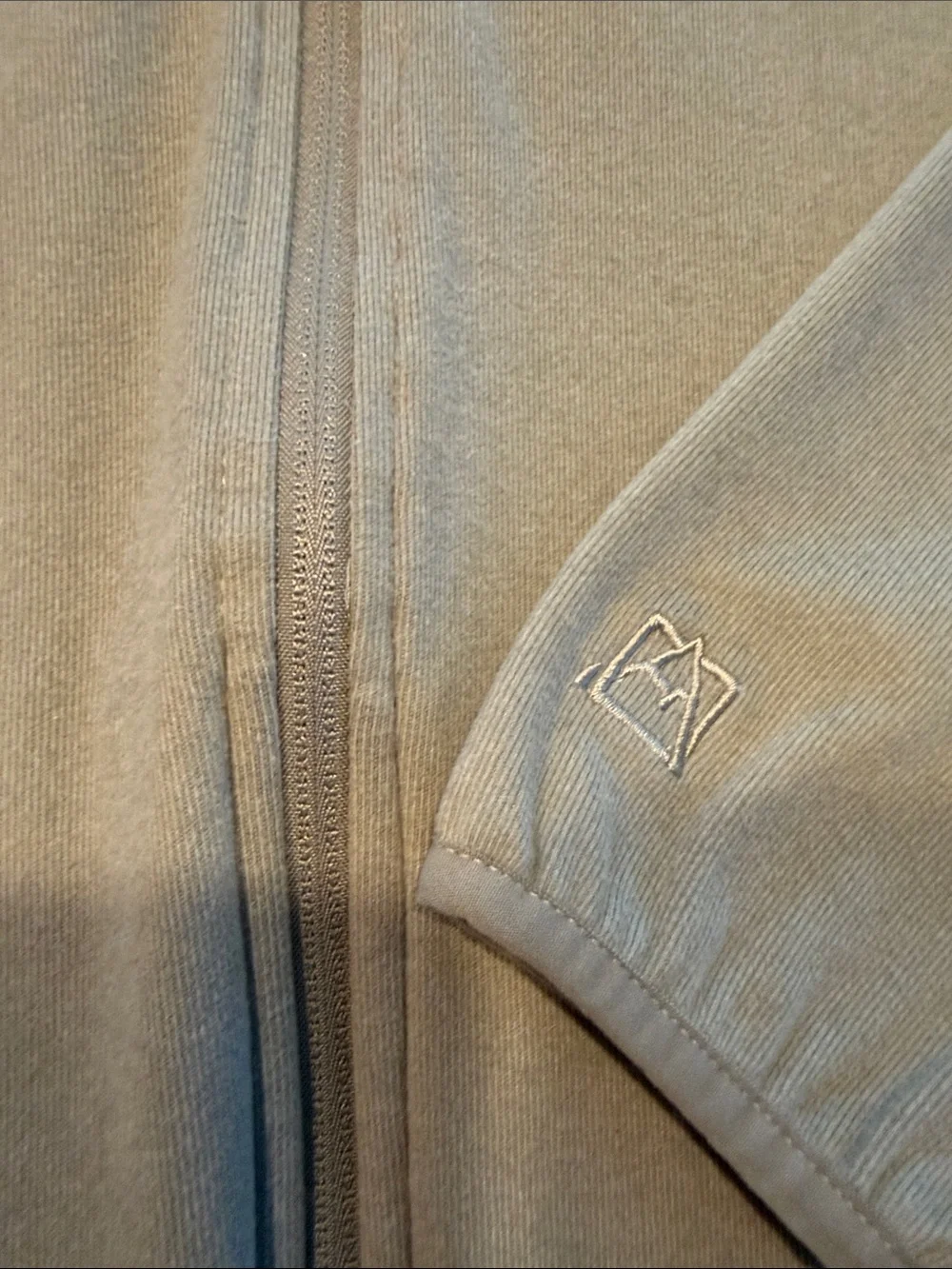 Avalanche Men's Beige Full-Zip Hooded Jacket size medium - like new condition!